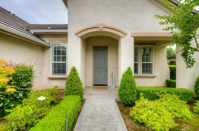 3235 Rall Avenue, Clovis, CA 93619
