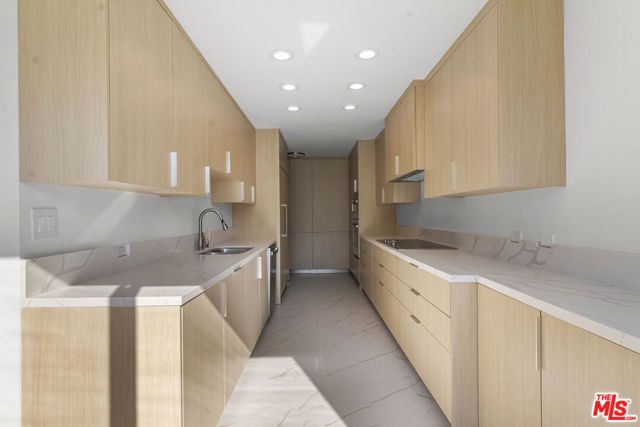 320 N Maple Drive 303, Beverly Hills, CA 90210