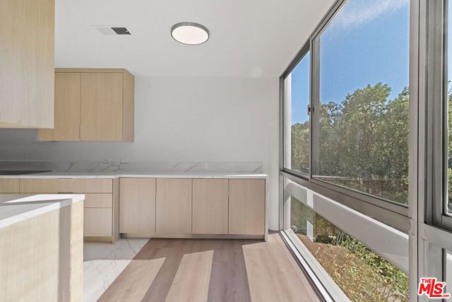 320 N Maple Drive 303, Beverly Hills, CA 90210