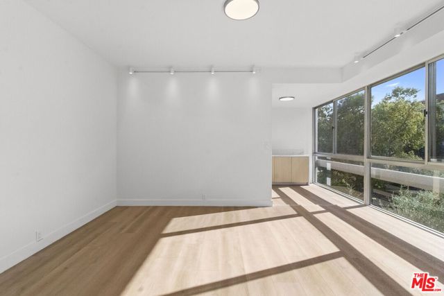 320 N Maple Drive 303, Beverly Hills, CA 90210