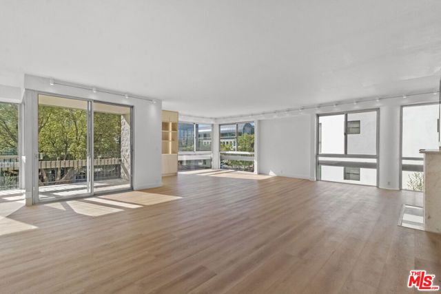 320 N Maple Drive 303, Beverly Hills, CA 90210