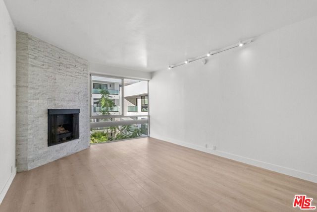320 N Maple Drive 303, Beverly Hills, CA 90210
