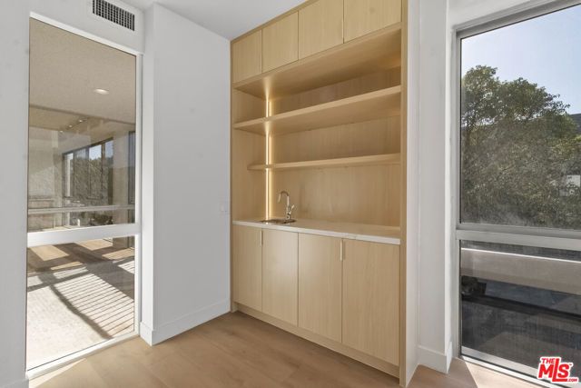 320 N Maple Drive 303, Beverly Hills, CA 90210