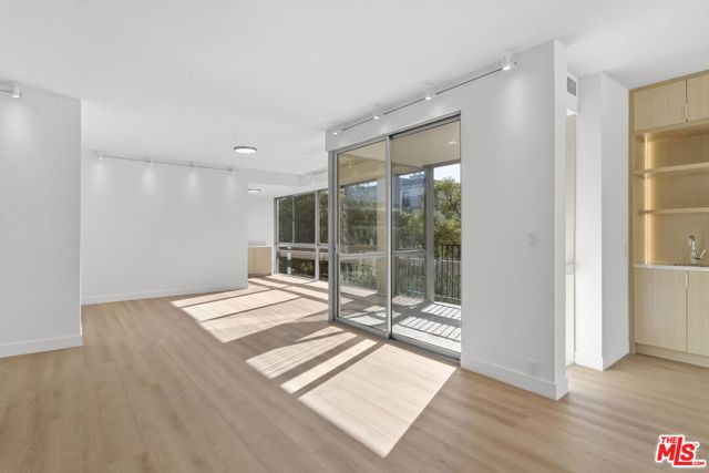 320 N Maple Drive 303, Beverly Hills, CA 90210