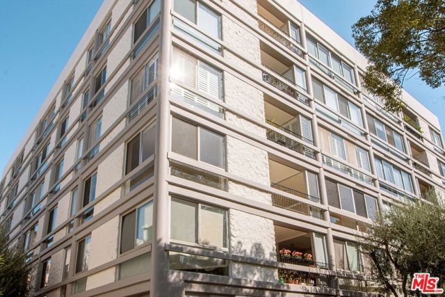 320 N Maple Drive 303, Beverly Hills, CA 90210
