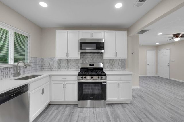 9409 Fairland Drive, Houston, TX 77051