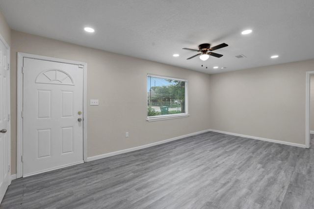 9409 Fairland Drive, Houston, TX 77051