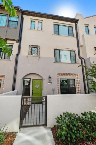 105 Kimberwick Court, Burbank, CA 91506