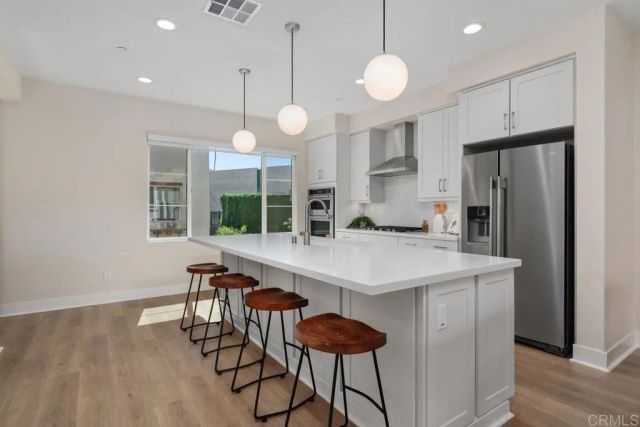 105 Kimberwick Court, Burbank, CA 91506
