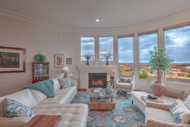 3812 Oxbow Village Lane NW, Albuquerque, NM 87120