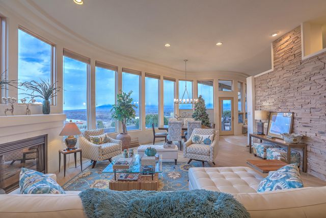 3812 Oxbow Village Lane NW, Albuquerque, NM 87120