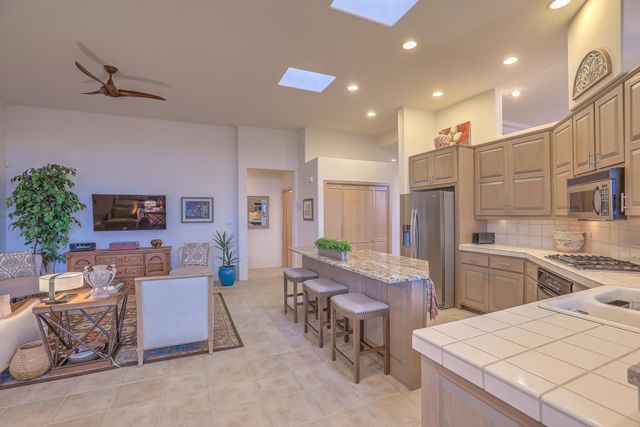 3812 Oxbow Village Lane NW, Albuquerque, NM 87120