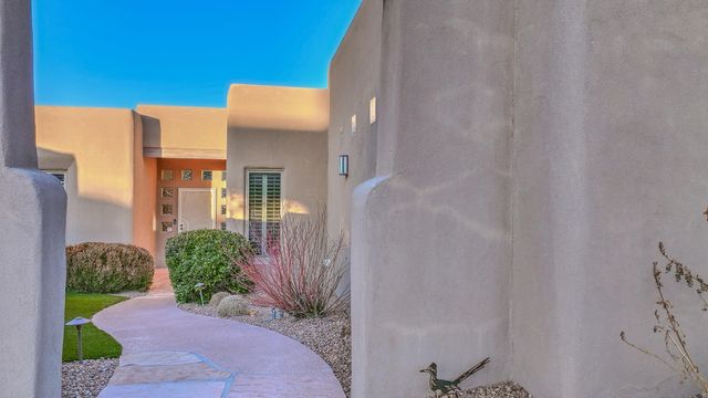 3812 Oxbow Village Lane NW, Albuquerque, NM 87120