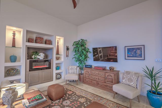 3812 Oxbow Village Lane NW, Albuquerque, NM 87120