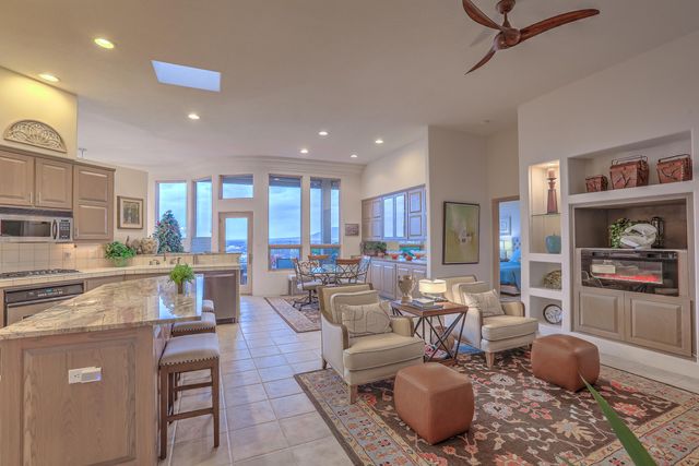 3812 Oxbow Village Lane NW, Albuquerque, NM 87120