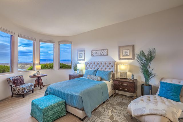 3812 Oxbow Village Lane NW, Albuquerque, NM 87120