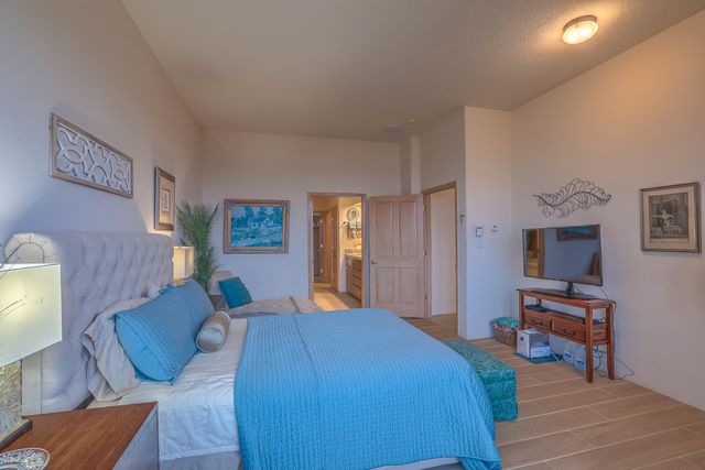 3812 Oxbow Village Lane NW, Albuquerque, NM 87120