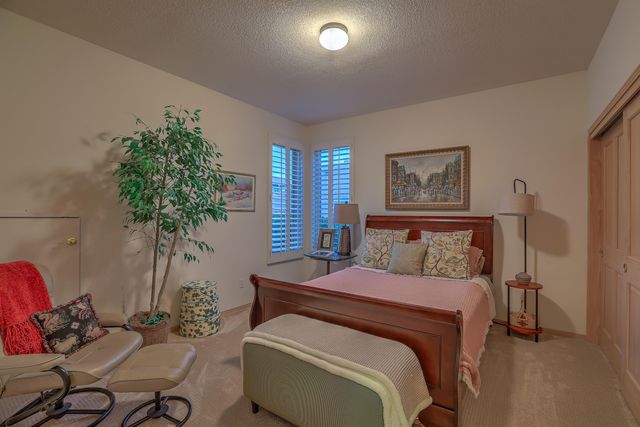 3812 Oxbow Village Lane NW, Albuquerque, NM 87120