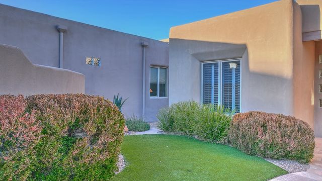 3812 Oxbow Village Lane NW, Albuquerque, NM 87120