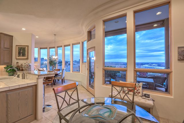 3812 Oxbow Village Lane NW, Albuquerque, NM 87120