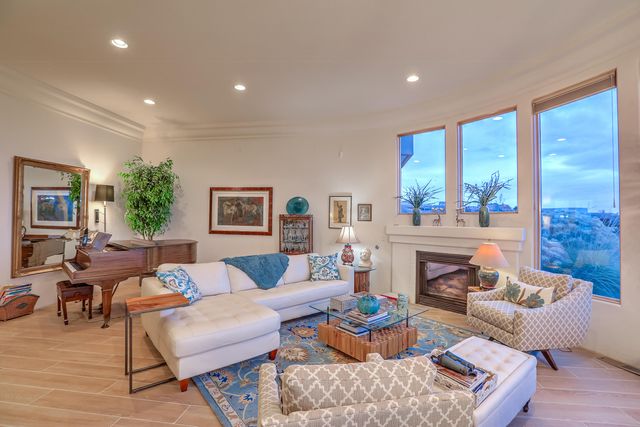 3812 Oxbow Village Lane NW, Albuquerque, NM 87120