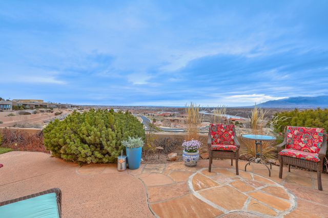 3812 Oxbow Village Lane NW, Albuquerque, NM 87120