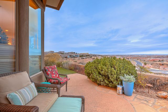 3812 Oxbow Village Lane NW, Albuquerque, NM 87120