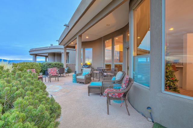 3812 Oxbow Village Lane NW, Albuquerque, NM 87120