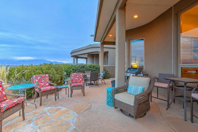 3812 Oxbow Village Lane NW, Albuquerque, NM 87120