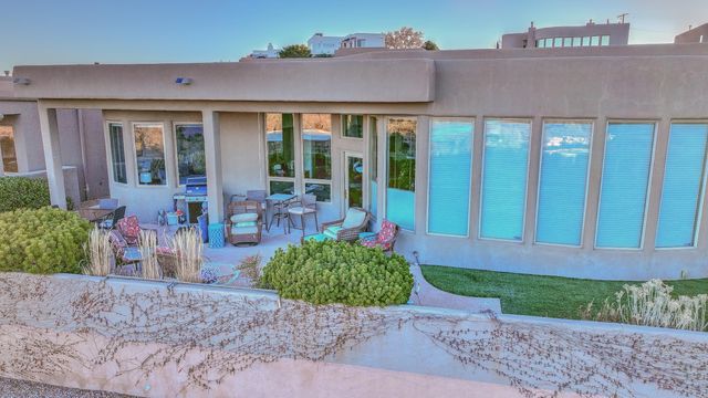 3812 Oxbow Village Lane NW, Albuquerque, NM 87120