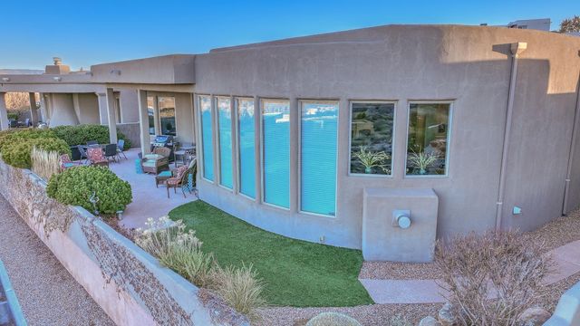 3812 Oxbow Village Lane NW, Albuquerque, NM 87120