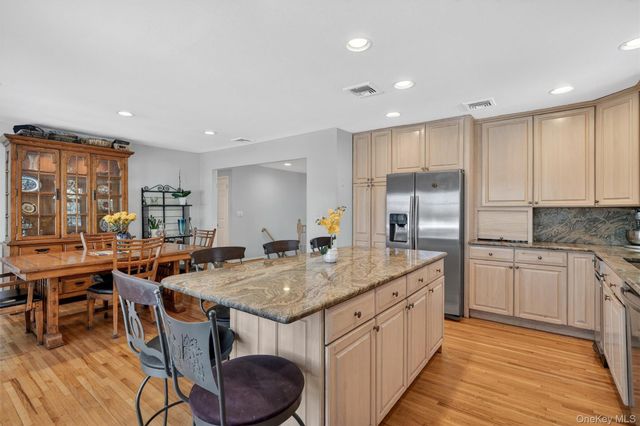 5 Raleigh Drive, New City, NY 10956