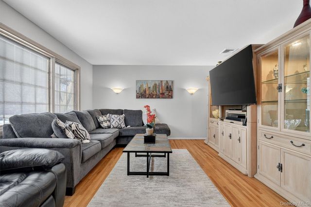 5 Raleigh Drive, New City, NY 10956