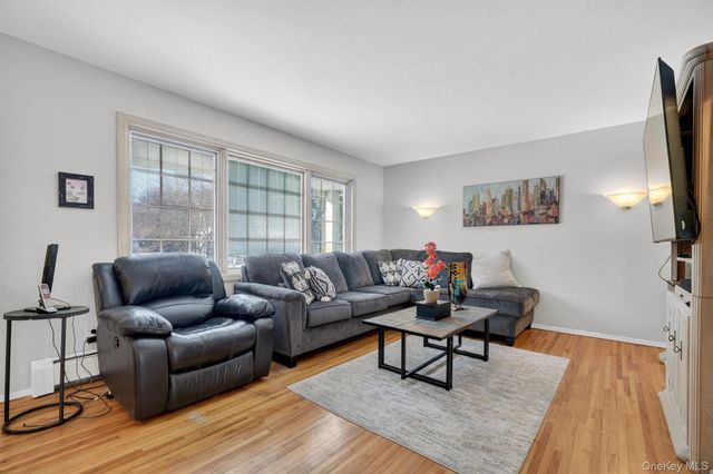 5 Raleigh Drive, New City, NY 10956