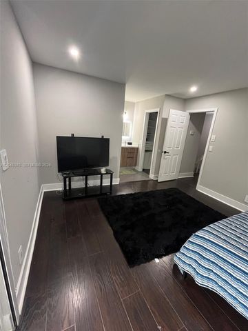 1610 SW 120th Ave 1610, Pembroke Pines, FL 33025