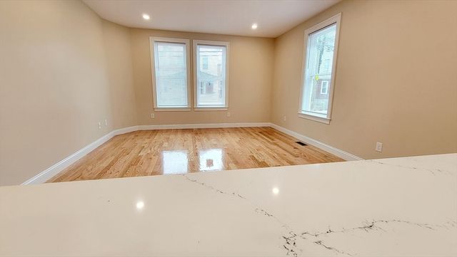 62-64 Waverly 3, Boston, MA 02135