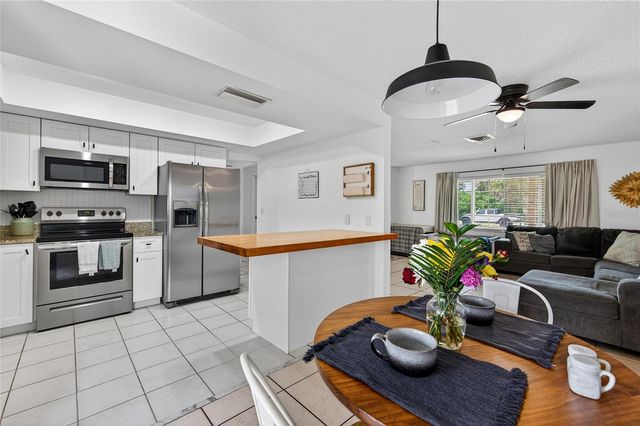 532 CENTER ROAD, Venice, FL 34285