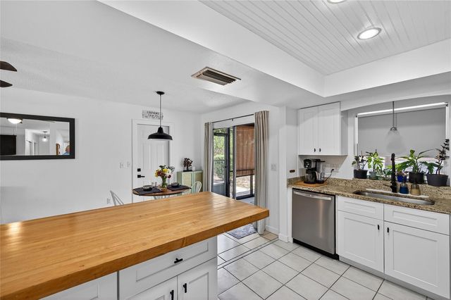 532 CENTER ROAD, Venice, FL 34285