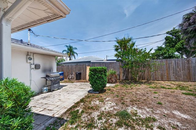 532 CENTER ROAD, Venice, FL 34285