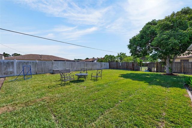 532 CENTER ROAD, Venice, FL 34285
