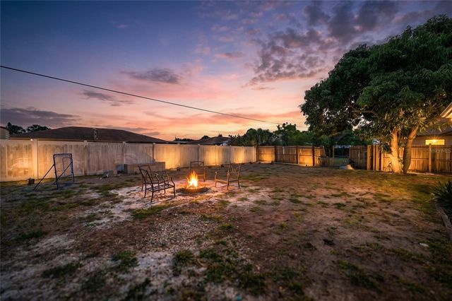 532 CENTER ROAD, Venice, FL 34285