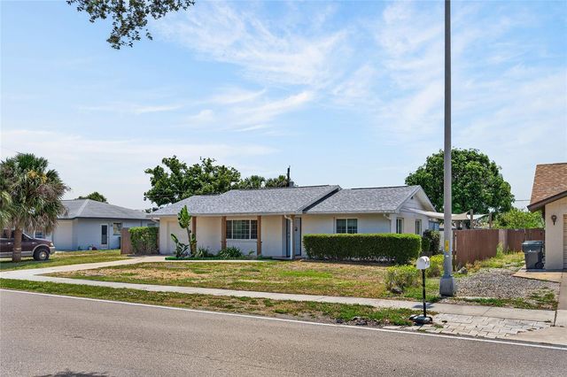 532 CENTER ROAD, Venice, FL 34285
