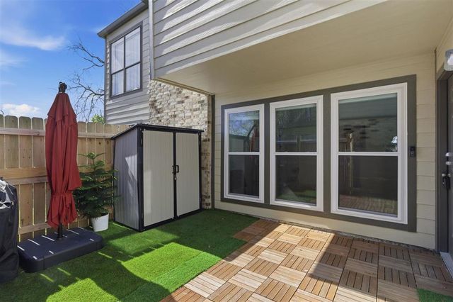 1020 W McNesse Street 10 B, Lake Charles, LA 70605