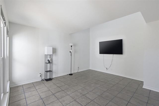 1020 W McNesse Street 10 B, Lake Charles, LA 70605