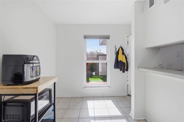 1020 W McNesse Street 10 B, Lake Charles, LA 70605