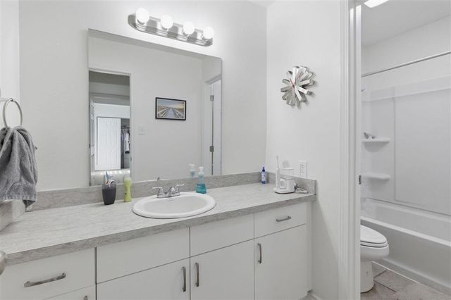 1020 W McNesse Street 10 B, Lake Charles, LA 70605