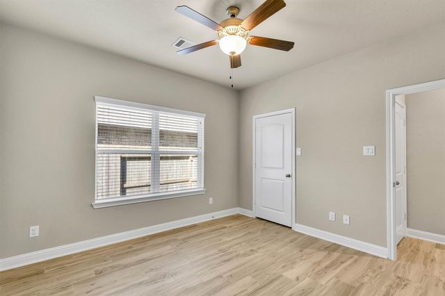 222 Racetrack Lane, Montgomery, TX 77356