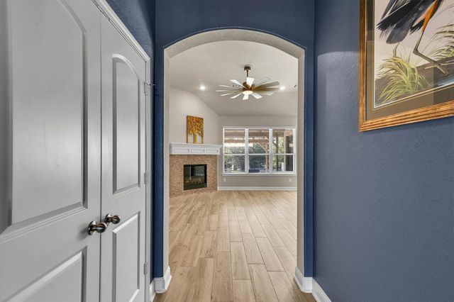 222 Racetrack Lane, Montgomery, TX 77356