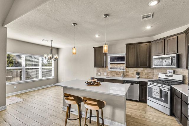222 Racetrack Lane, Montgomery, TX 77356