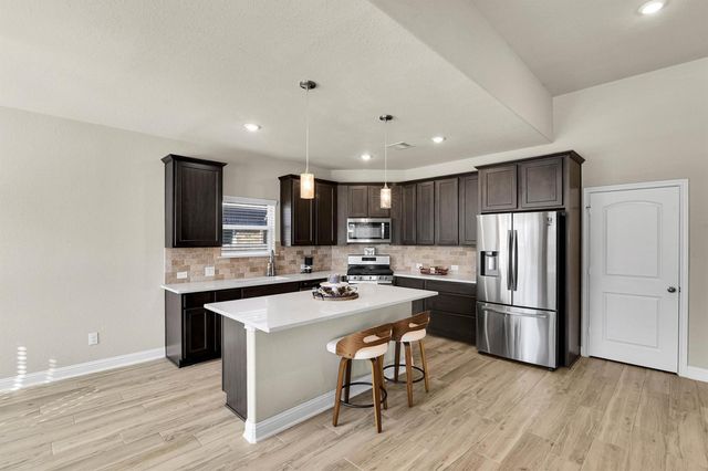 222 Racetrack Lane, Montgomery, TX 77356